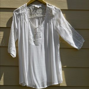 White top shirt with lace